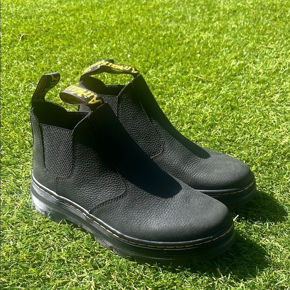 NWT DR MARTENS Black Chelsea Boots! - Picture 3 of 8
